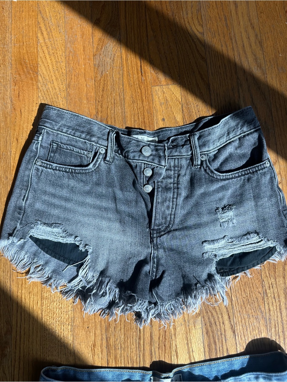 Free people Frayed Hem Distressed Denim Shorts - Black size 25